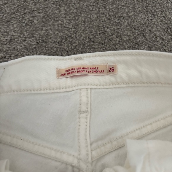 Levi’s Ribcage Ankle Jean - Picture 3 of 11